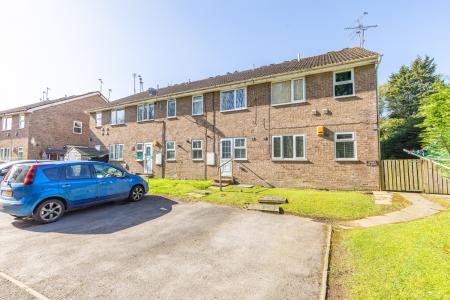 2 bedroom Flat to let in Low Lane, Horsforth, Leeds, LS18