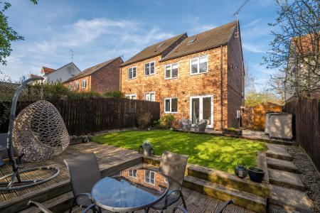 3 bedroom Semi-detached house for sale in Potternewton Mount, Leeds, LS7