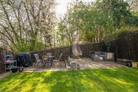 3 bedroom Semi-detached house for sale in Potternewton Mount, Leeds, LS7