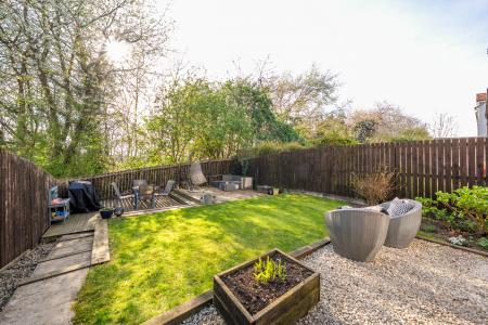 3 bedroom Semi-detached house for sale in Potternewton Mount, Leeds, LS7