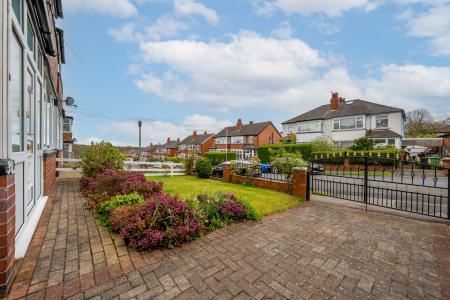 3 bedroom Semi-detached house for sale in St Martins Avenue, Chapel Allerton, Leeds, LS7