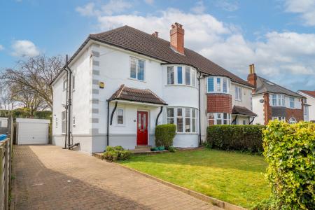 4 bedroom Semi-detached house for sale in Southlands Drive, Moortown, Leeds, LS17