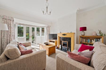 4 bedroom Semi-detached house for sale in Southlands Drive, Moortown, Leeds, LS17