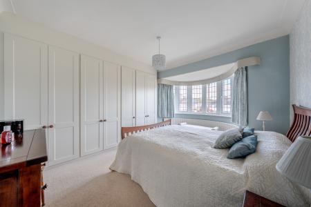 4 bedroom Semi-detached house for sale in Southlands Drive, Moortown, Leeds, LS17