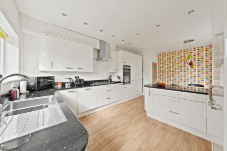 4 bedroom Semi-detached house for sale in Southlands Drive, Moortown, Leeds, LS17