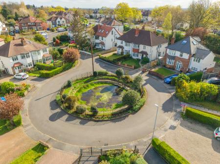4 bedroom Semi-detached house for sale in Southlands Drive, Moortown, Leeds, LS17