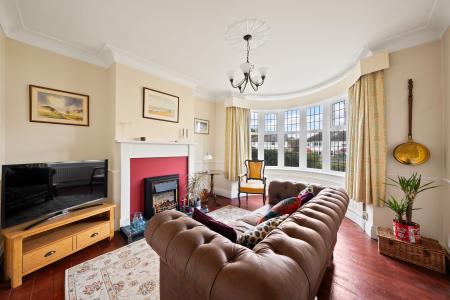 4 bedroom Semi-detached house for sale in Southlands Drive, Moortown, Leeds, LS17