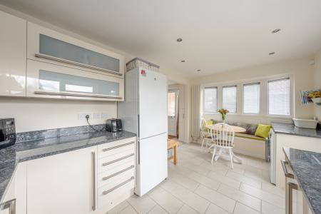 3 bedroom Semi-detached house for sale in Red Lodge Close, Oakwood, Leeds, LS8