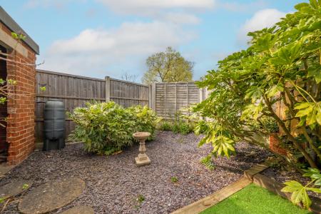 3 bedroom Semi-detached house for sale in Red Lodge Close, Oakwood, Leeds, LS8