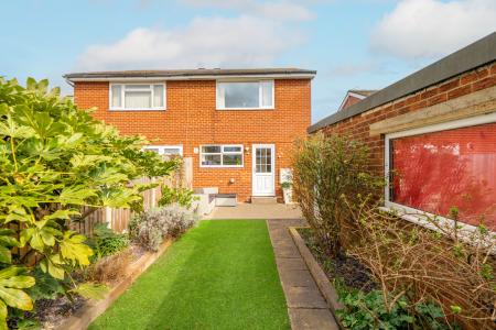 3 bedroom Semi-detached house for sale in Red Lodge Close, Oakwood, Leeds, LS8