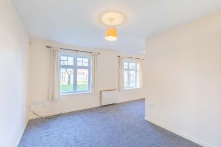 2 bedroom Flat to let in Helmsley Court, Middleton, Leeds, LS10
