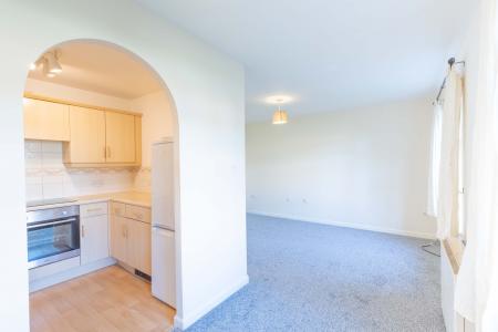 2 bedroom Flat to let in Helmsley Court, Middleton, Leeds, LS10