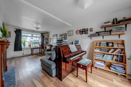 4 bedroom Semi-detached house for sale in King Alfreds Walk, Moortown, Leeds, LS6
