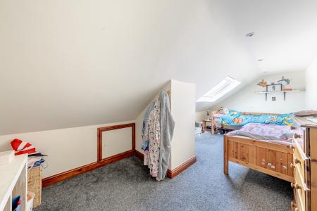 4 bedroom Semi-detached house for sale in King Alfreds Walk, Moortown, Leeds, LS6