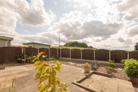 1 bedroom Bungalow to let in Barnard Way, Cross Gates, Leeds, LS15