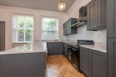 2 bedroom Apartment to let in Newton Villas, School Lane, Chapel Allerton, Leeds, LS7