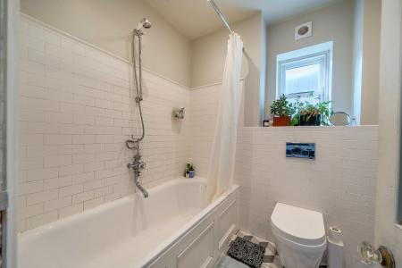 2 bedroom Apartment to let in Newton Villas, School Lane, Chapel Allerton, Leeds, LS7