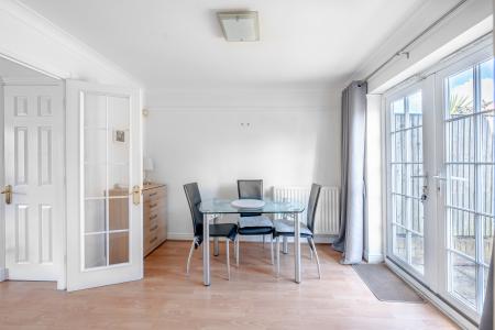 3 bedroom Town house for sale in Mansion Gate Drive, Chapel Allerton, Leeds, LS7