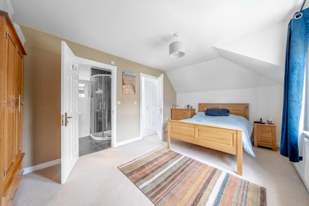 3 bedroom End of terrace house for sale in Charnley Drive, Chapel Allerton, Leeds, LS7