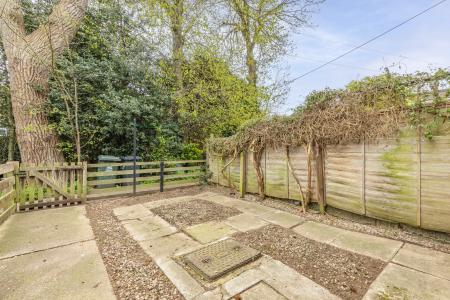 2 bedroom Terraced House for sale in Gledhow Lane, Chapel Allerton, Leeds, LS7