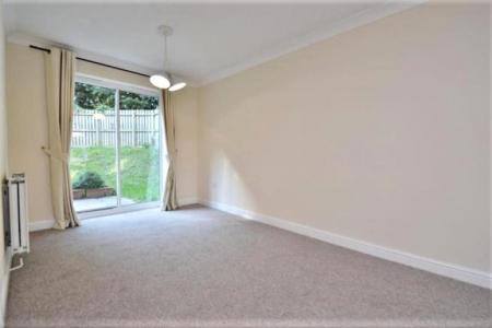 4 bedroom Detached house to let in Pickard Bank, Meanwood, Leeds, LS6