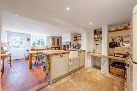 2 bedroom Terraced House for sale in Potternewton Lane, Chapel Allerton, Leeds, LS7