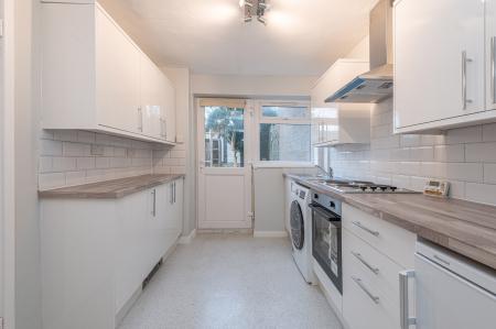 2 bedroom Terraced House for sale in Chandos Fold, Gledhow, Leeds, LS8