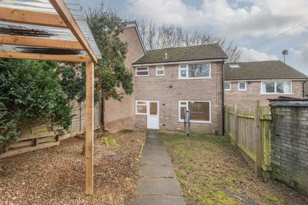 2 bedroom Terraced House for sale in Chandos Fold, Gledhow, Leeds, LS8