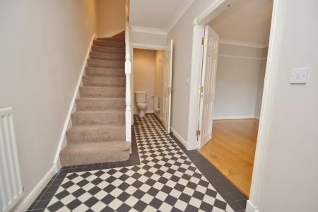4 bedroom Town house to let in Mansion Gate Square, Chapel Allerton, Leeds, LS7