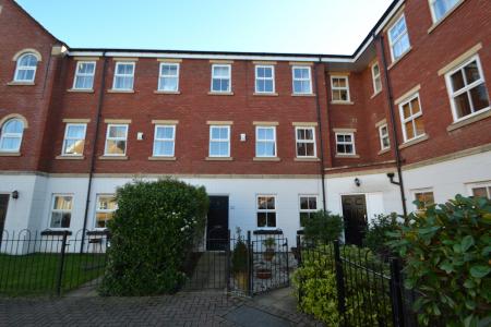 4 bedroom Town house to let in Mansion Gate Square, Chapel Allerton, Leeds, LS7