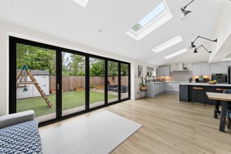 4 bedroom Semi-detached house for sale in Toronto Place, Chapel Allerton, Leeds, LS7