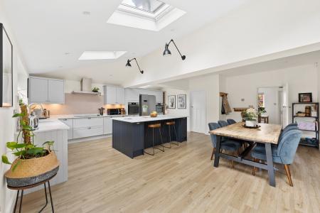 4 bedroom Semi-detached house for sale in Toronto Place, Chapel Allerton, Leeds, LS7
