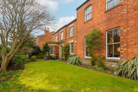 2 bedroom Flat for sale in 80 Harrogate Road, Chapel Allerton, Leeds, LS7