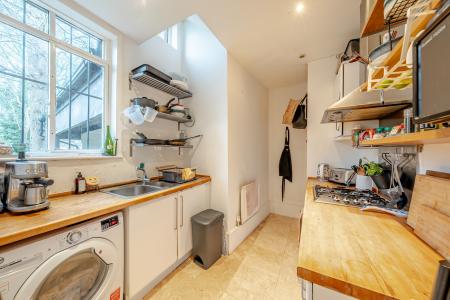 2 bedroom Flat for sale in Harrogate Road, Chapel Allerton, Leeds, LS7