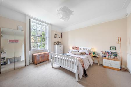 2 bedroom Flat for sale in Harrogate Road, Chapel Allerton, Leeds, LS7