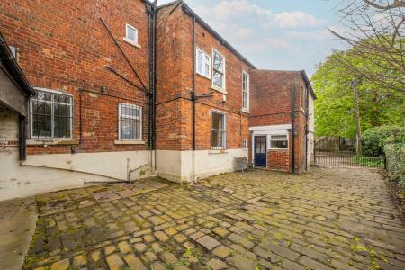 2 bedroom Flat for sale in 80 Harrogate Road, Chapel Allerton, Leeds, LS7