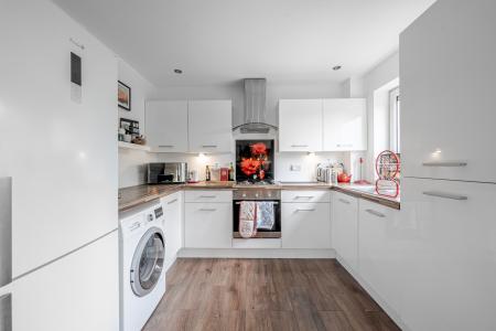 2 bedroom Flat for sale in Beverley Court, Shadwell Lane, Moortown, Leeds, LS17
