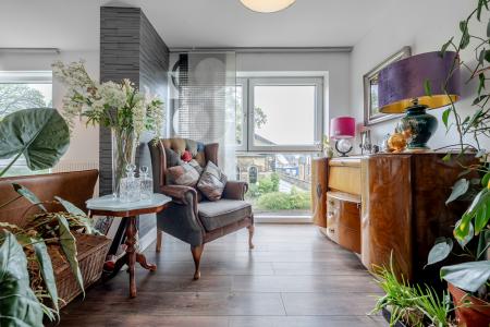 2 bedroom Flat for sale in Beverley Court, Shadwell Lane, Moortown, Leeds, LS17