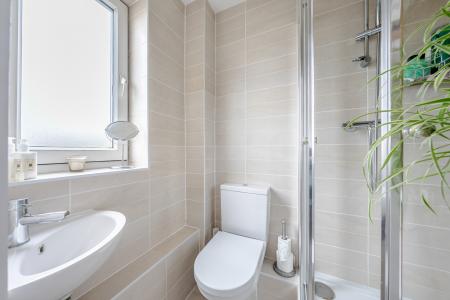 2 bedroom Flat for sale in Beverley Court, Shadwell Lane, Moortown, Leeds, LS17