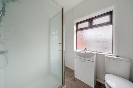 3 bedroom Semi-detached house for sale in Lawrence Gardens, Oakwood, Leeds, LS8