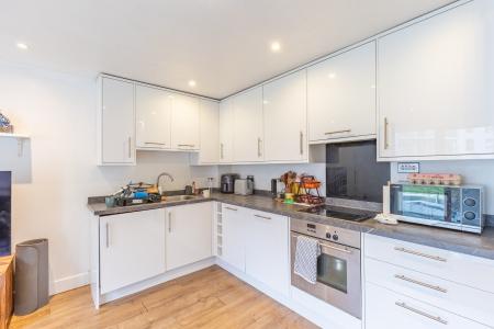 2 bedroom Flat for sale in Magellan House, Armouries Way, Leeds, LS10