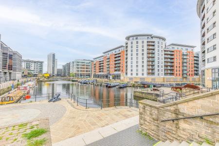 2 bedroom Flat for sale in Magellan House, Armouries Way, Leeds, LS10