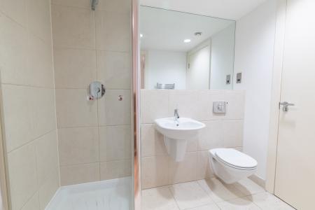 2 bedroom Flat to let in West Point, Wellington Street, Leeds, LS1