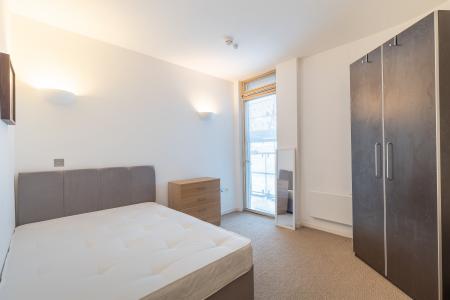 2 bedroom Flat to let in West Point, Wellington Street, Leeds, LS1