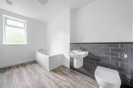 4 bedroom Semi-detached house for sale in Highbury Close, Meanwood, Leeds, LS6