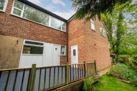 4 bedroom Semi-detached house for sale in Highbury Close, Meanwood, Leeds, LS6