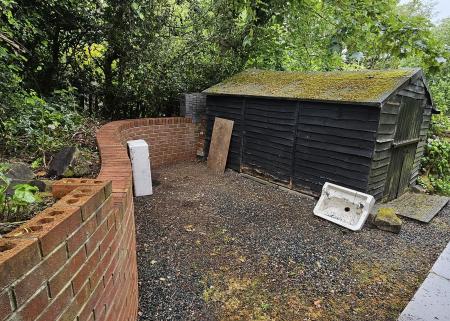 4 bedroom Semi-detached house for sale in Highbury Close, Meanwood, Leeds, LS6