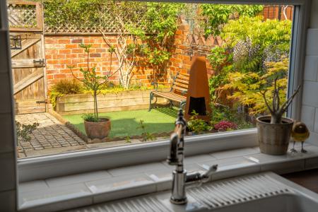 4 bedroom Terraced House for sale in Hilton Road, Potternewton, Leeds, LS8