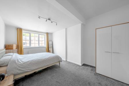 4 bedroom Terraced House for sale in Hilton Road, Potternewton, Leeds, LS8