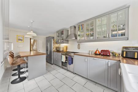 4 bedroom Terraced House for sale in Hilton Road, Potternewton, Leeds, LS8